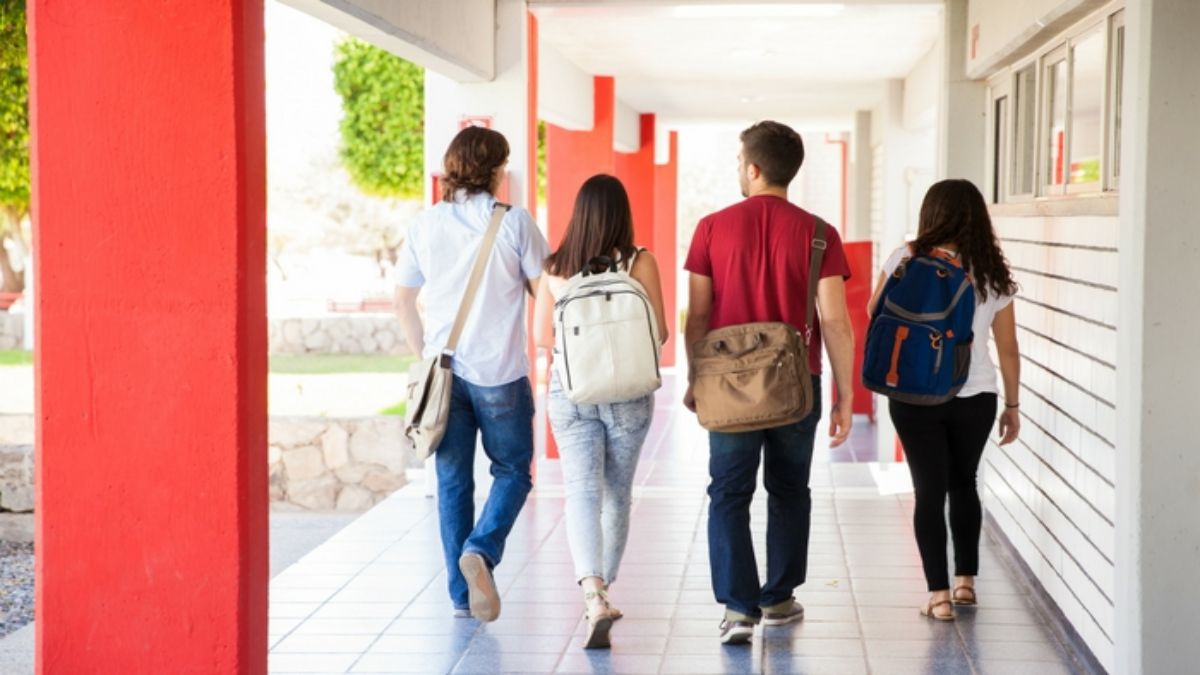 शासकीय कॉलेजों में आखिरी तारीख तक 30 से 70 प्रतिशत सीटें खाली, 12वीं के द्वितीय बोर्ड परीक्षा दे रहे लाखों विद्यार्थियों का भविष्य संकट में !