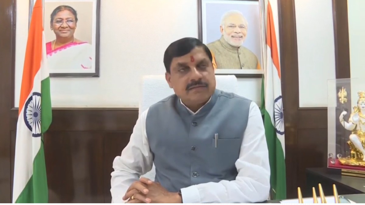 जम्मू कश्मीर चुनाव में गठबंधन पर CM मोहन ने साधा निशाना: बोले- क्या कांग्रेस, नेशनल कांफ्रेंस के अलग झंडे के वादे का समर्थन करती है ?