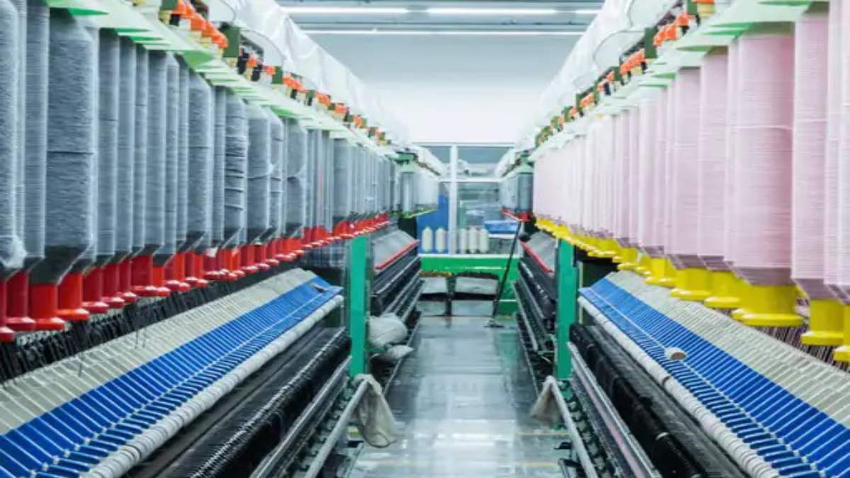 India Textile Industry Growth: बांग्लादेश संकट से भारतीय कपड़ा व्यापार को हो सकता है फायदा, मिल सकते हैं 3500 करोड़ के ऑर्डर…