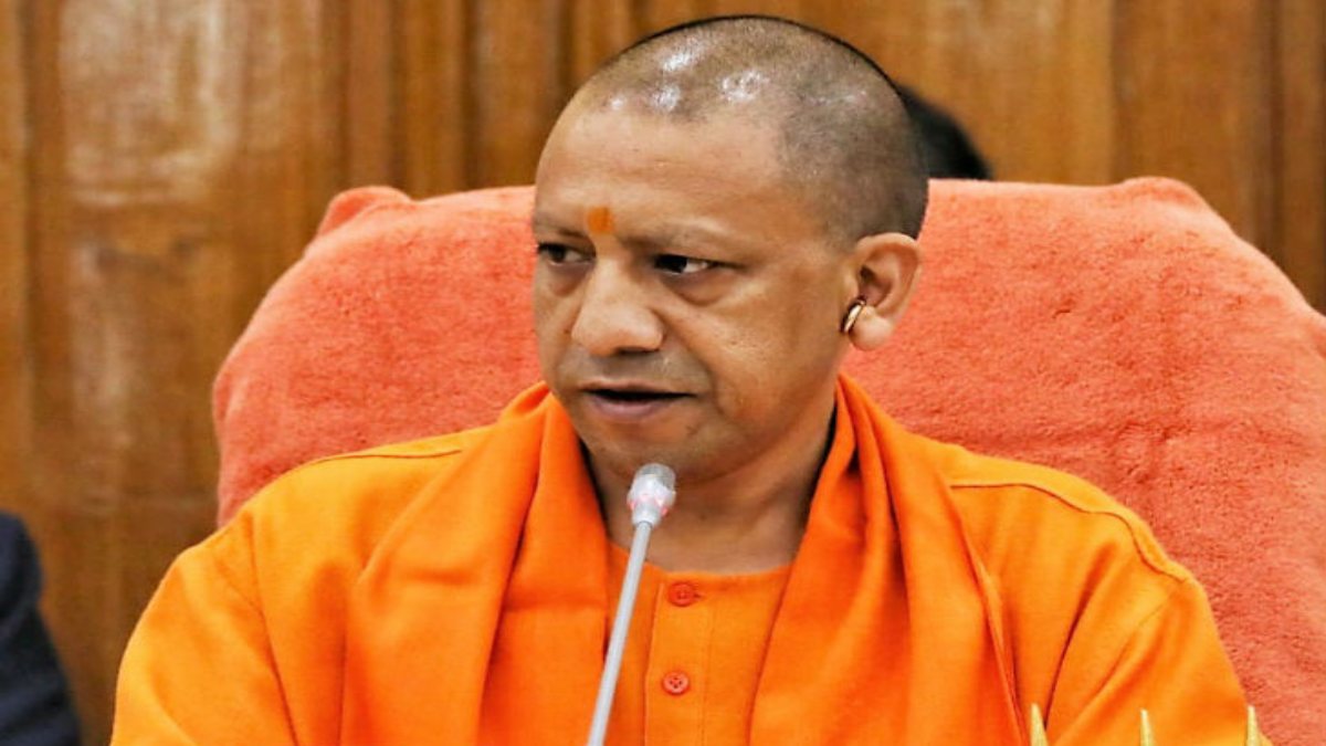 समीक्षा बैठक में अधिकारियों को सीएम का निर्देश, कहा- जनप्रतिनिधियों का कॉल रिसीव करें, भ्रष्ट कर्मियों को तत्काल बर्खास्त करें