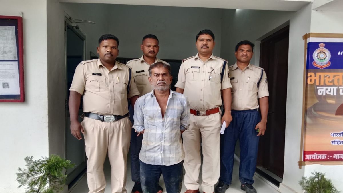 CG Crime: मां को बचाने गए बेटे की पिता ने की हत्या, आरोपी गिरफ्तार