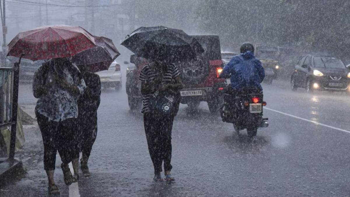 आसमान से ‘आफत’ की बारिश: कई जिलों में भारी बारिश का अलर्ट, जानिए किन-किन जगहों के ली चेतावनी हुई जारी