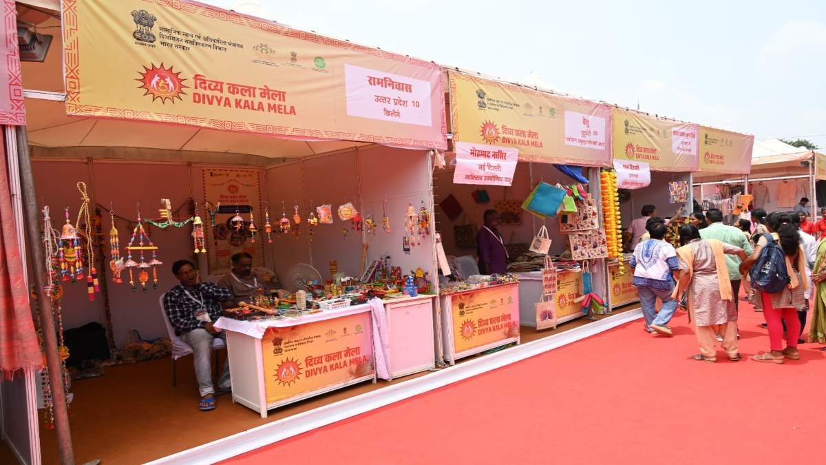 राजधानी में ‘दिव्य कला मेला’ का आयोजन, दिव्यांग कारीगरों के आर्ट्स लुभा रहे सबका मन, 16 राज्यों के उत्पादों की लगी प्रदर्शनी
