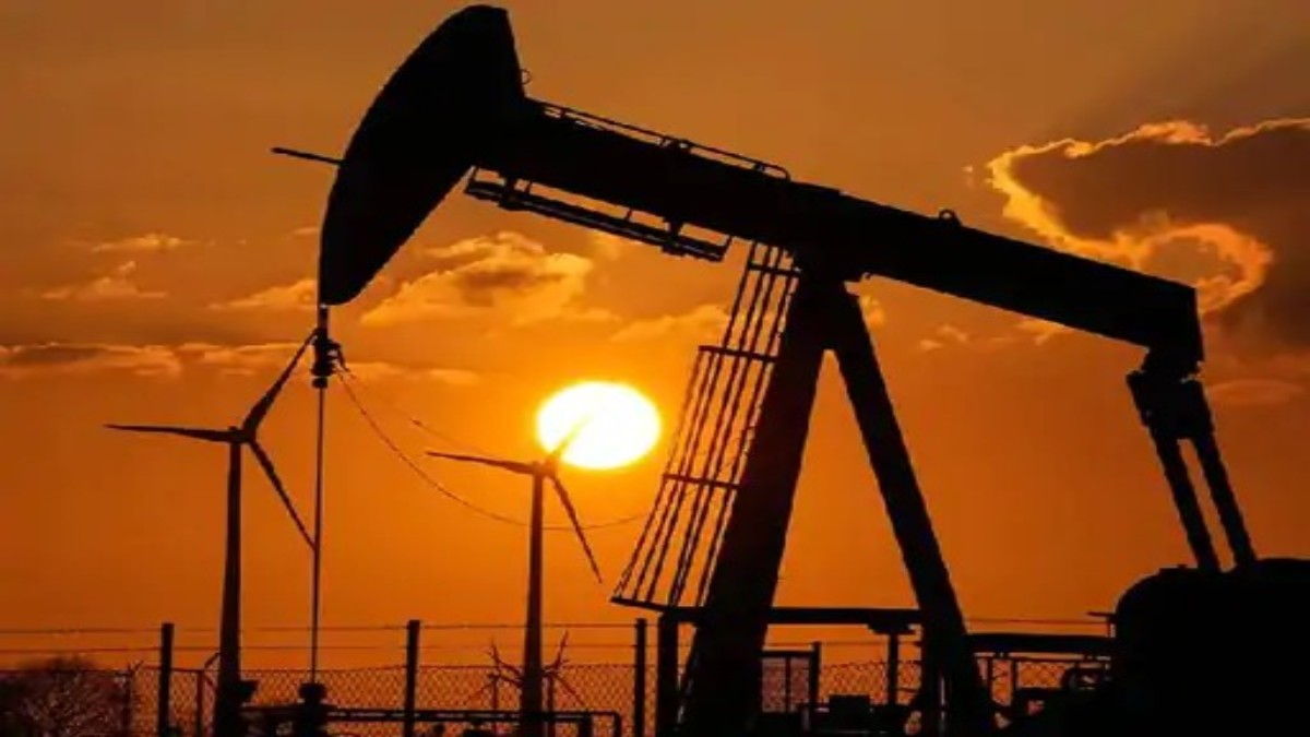 Govt Tax On Crude Oil: सरकार ने क्रूड ऑयल पर घटाया टैक्स, जानिए अब कितने हजार प्रति मीट्रिक टन किया…