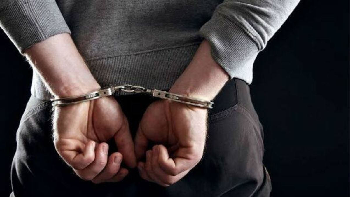 खाकी की आड़ में खेलाः हिस्ट्रीशीटर के साथ मिलकर 3 पुलिस वालों ने की 10-12 लाख की टप्पेबाजी, अब सलाखों के पीछे पहुंचे सिपाही