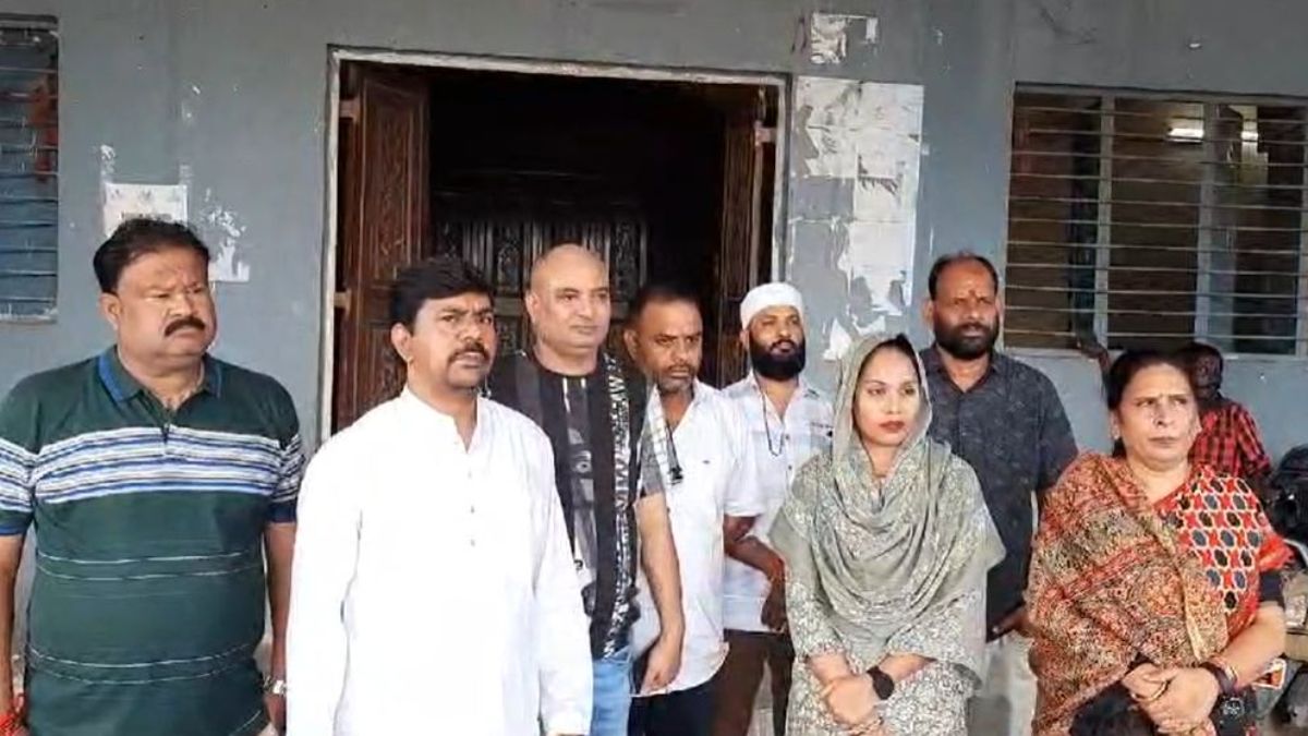 नगर पालिका अध्यक्ष के खिलाफ मोर्चाः अविश्वास प्रस्ताव के लिए पार्षदों ने दिया आवेदन, निर्दलीय होंगे निर्णायक