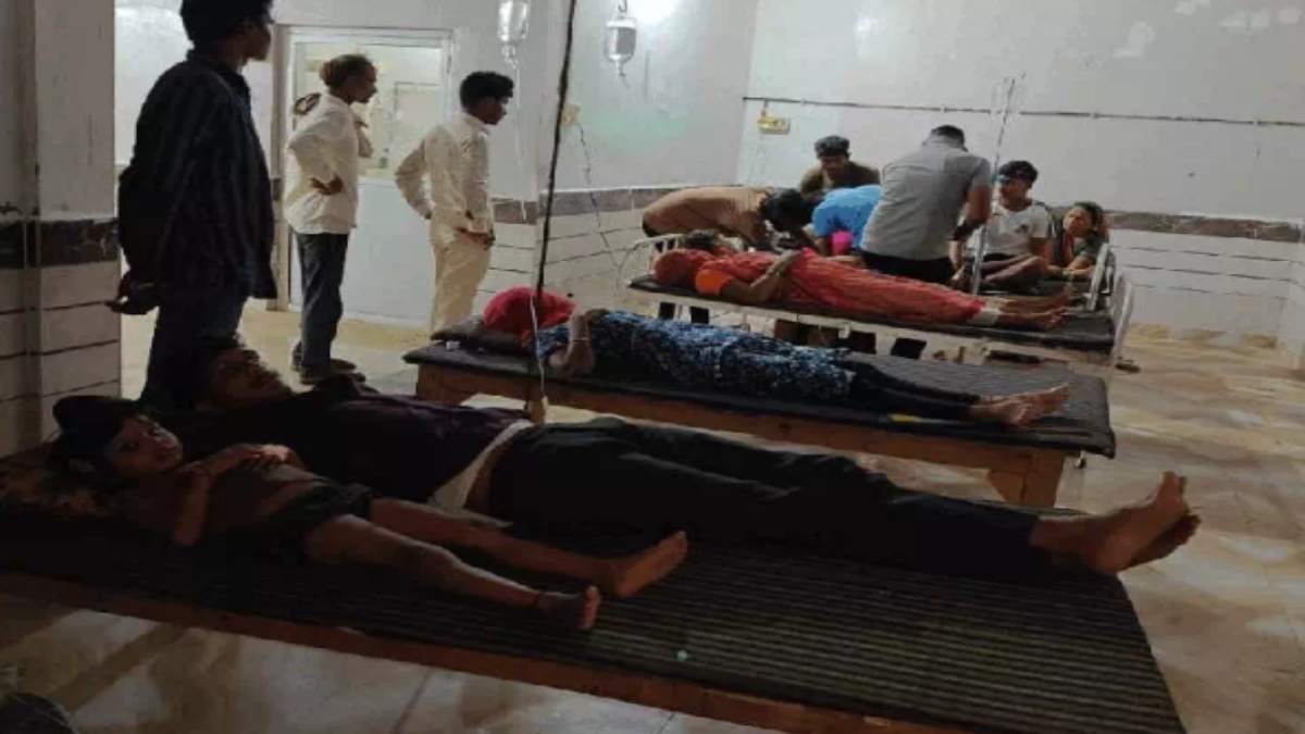 जश्न बना ‘जी का जंजाल’: कृष्ण जन्माष्टमी की धूम के बीच हो गया कांड, 50 लोग पहुंचे अस्पताल, 6 की हालत नाजुक