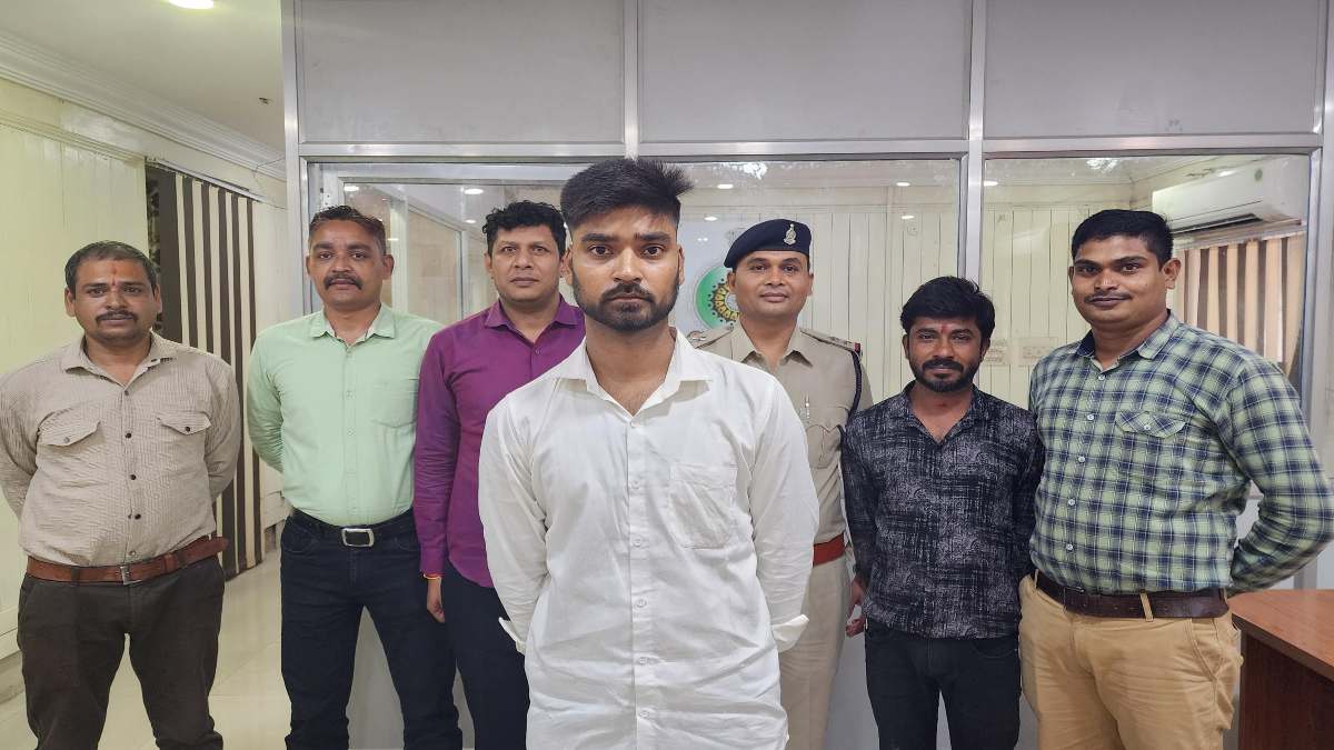 राजधानी में शेयर ट्रेडिंग के नाम पर 2.92 करोड़ की ठगी, आरोपी को पुलिस ने दबोचा… देशभर के 30 से अधिक थानों में है मामला दर्ज