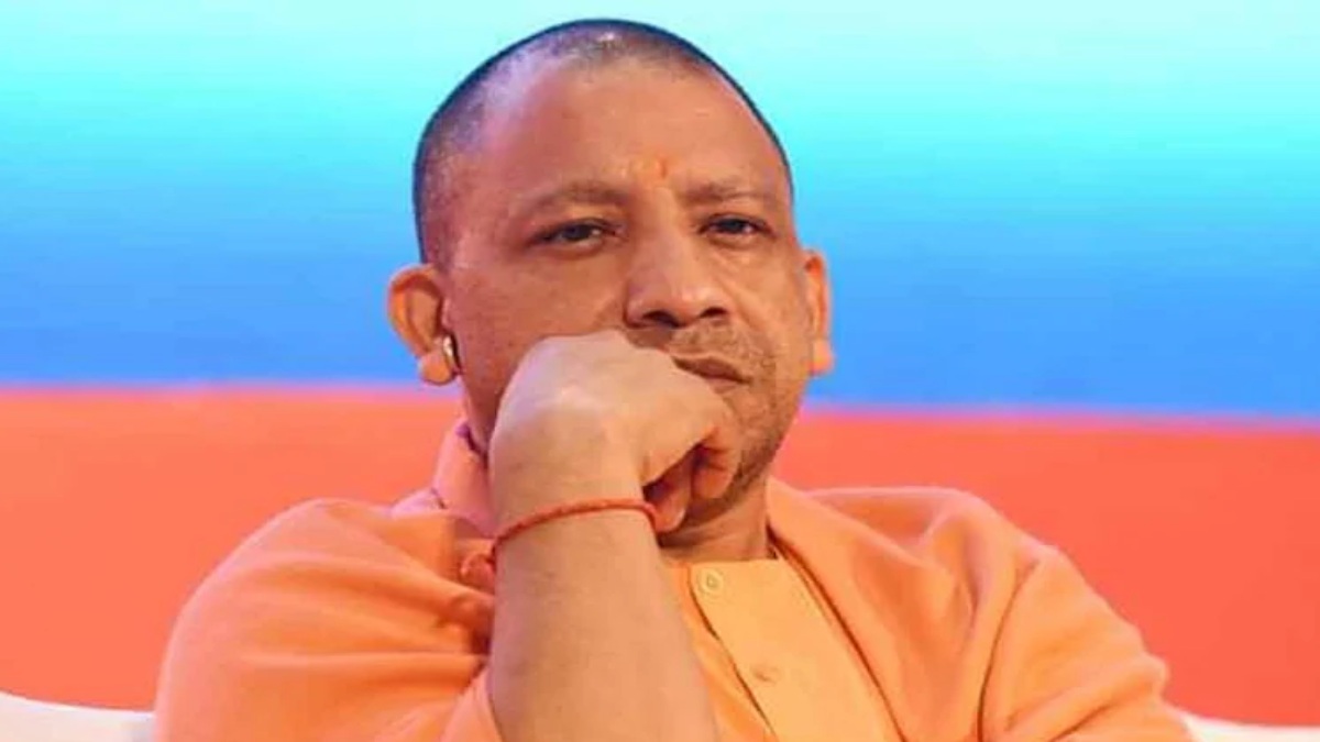 मुस्कुराइए आप लखनऊ में हैं..! CM के विभाग में ही चल रही मनमानी, पोस्टिंग कहीं और लेकिन रसूख के चलते राजधानी में कुंडली मारकर बैठा अधिकारी