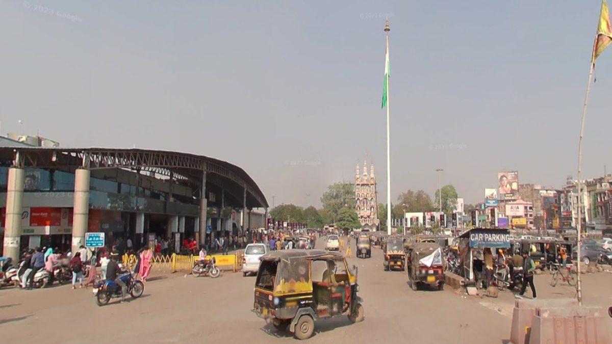 राजधानी में रेलवे स्टेशन का पार्किंग ठेका रद्द, ठेकेदार को नोटिस जारी…