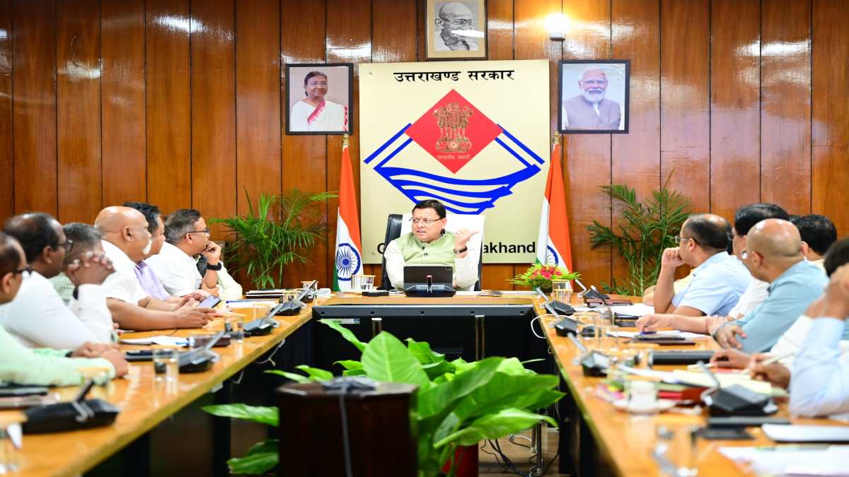 CM धामी ने पहली बार सचिव समिति की बैठक में लिया हिस्सा, सचिवों को दिए ये अहम दिशा-निर्देश