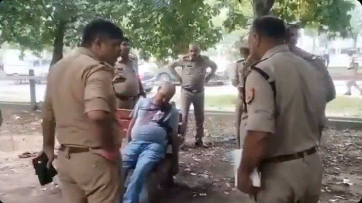 ‘ये कानून व्यवस्था का कौन सा मॉडल है ?’ गृह मंत्रालय के रिटायर्ड अधिकारी को दिनदहाड़े मारी गई गोली