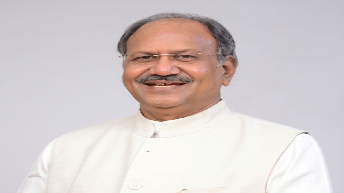 दिल्ली से लौटे सांसद बृजमोहन अग्रवाल, कहा- नक्सलियों से मिली हुई है कांग्रेस, समय-समय पर मिल रहे प्रमाण
