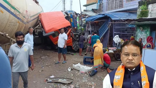 बरहामपुर : बस की तेल टैंकर से टक्कर, 5 की मौत 19 अन्य घायल, सीएम माझी ने अनुग्रह राशि की घोषणा की