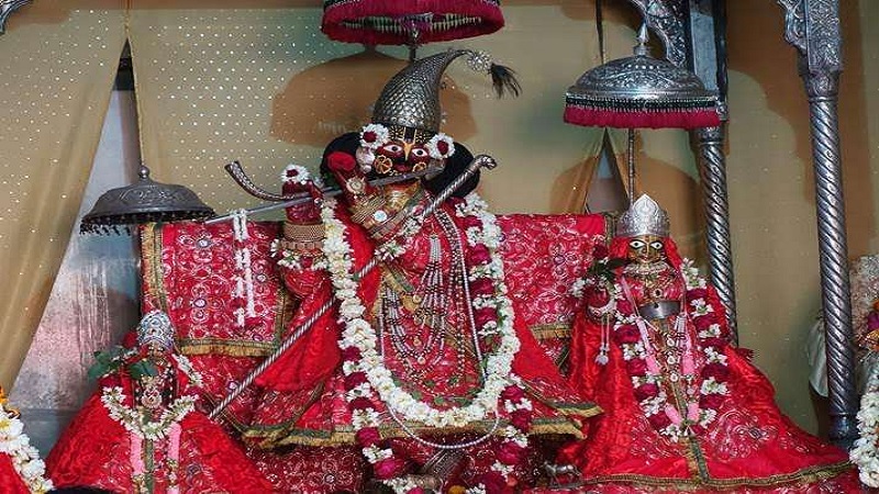 Rajasthan News: गोपीनाथ मंदिर में भगवान को पहनाई गई 2.50 लाख की घड़ी