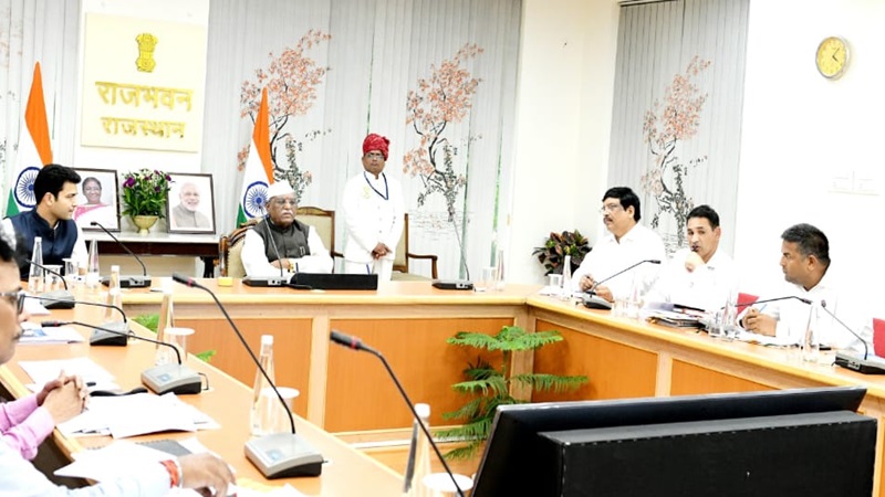 Rajasthan News: दिल्ली से लौटते ही राज्यपाल ने ली महत्वपूर्ण बैठक, कहा- खर्च की जा रही एक-एक पाई का रखा जाए हिसाब