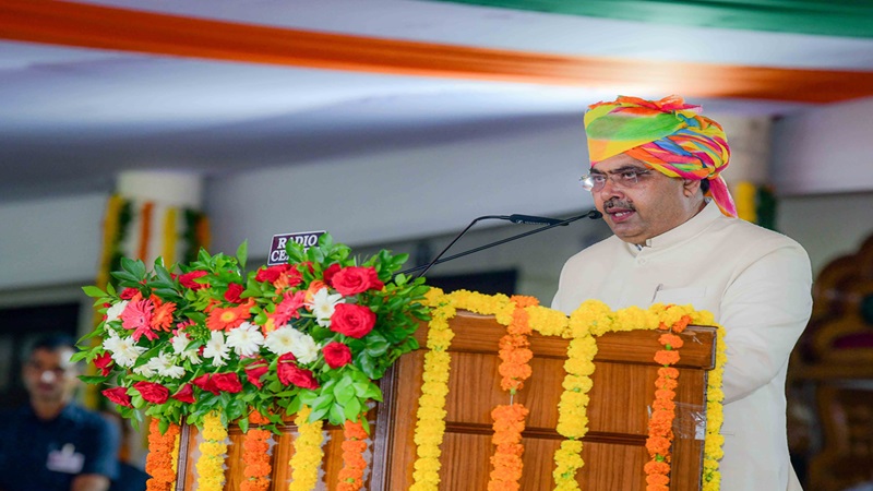 Rajasthan News: 78वें स्वतंत्रता दिवस पर सीएम ने कहा राजस्थान की विकास यात्रा में सहभागी बने हर नागरिक, 11 अधिकारी-कर्मचारी हुए सम्मानित