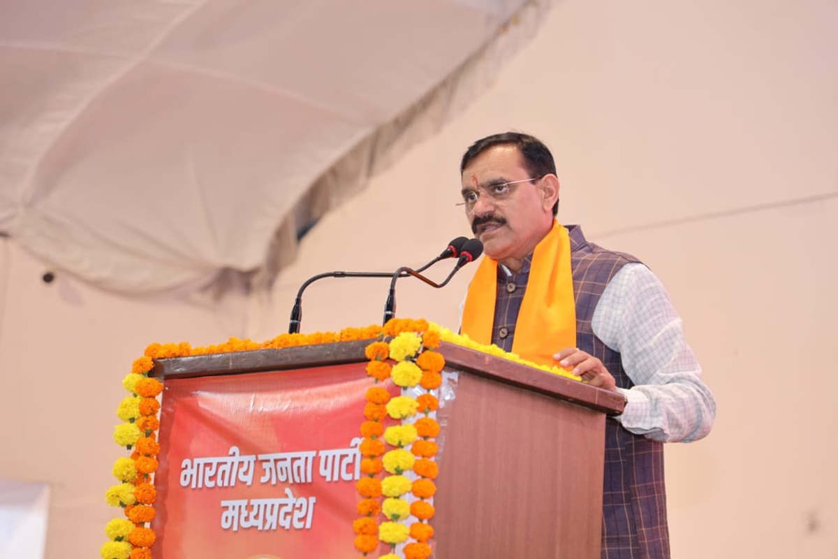 VD शर्मा ने किसे कहा बरसात का बुलबुला? महिला कांग्रेस के प्रदर्शन पर कहा- MP शांति का टापू