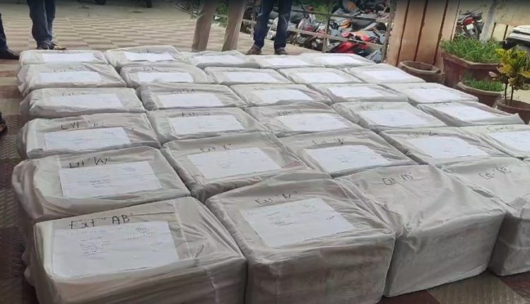 ओडिशा : बरगढ़ में कफ सिरप के रैकेट का भंडाफोड़, 4,000 से अधिक बोतलें जब्त और 17 गिरफ्तार