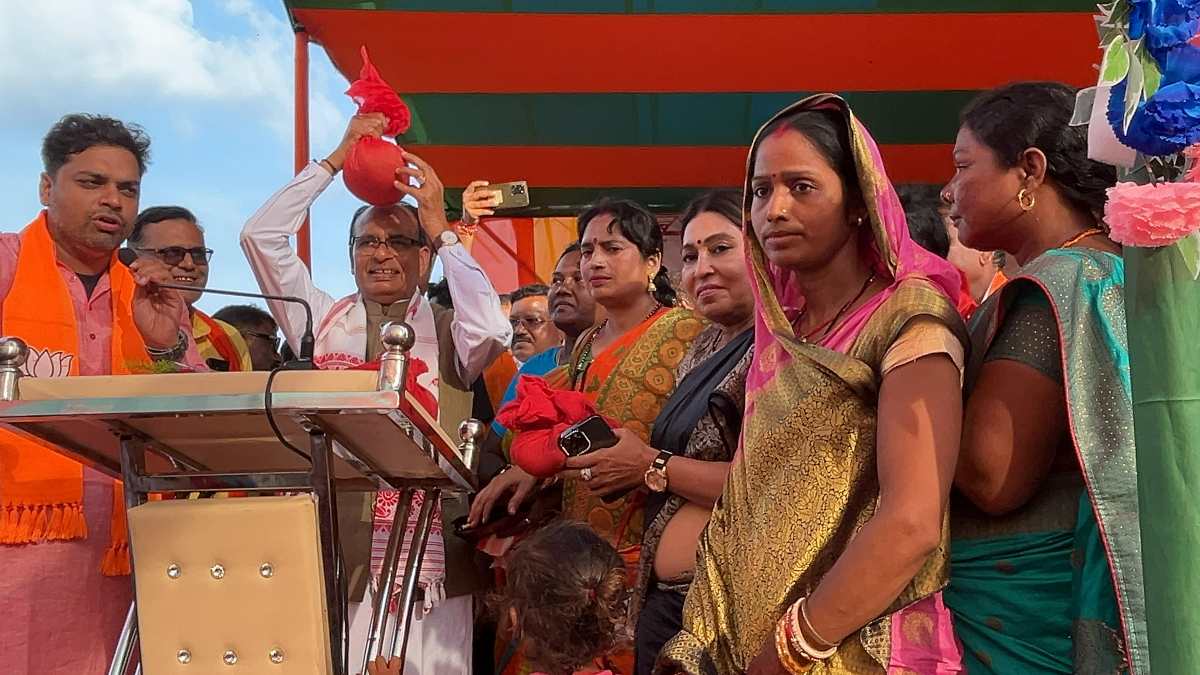 केंद्रीय मंत्री शिवराज ने झारखंड की तस्वीर-तकदीर बदलने का दिया वचन, कहा- भाजपा की सरकार बचाएगी माटी, रोटी और बेटी, 2.87 लाख रिक्त पदों पर होगी भर्ती