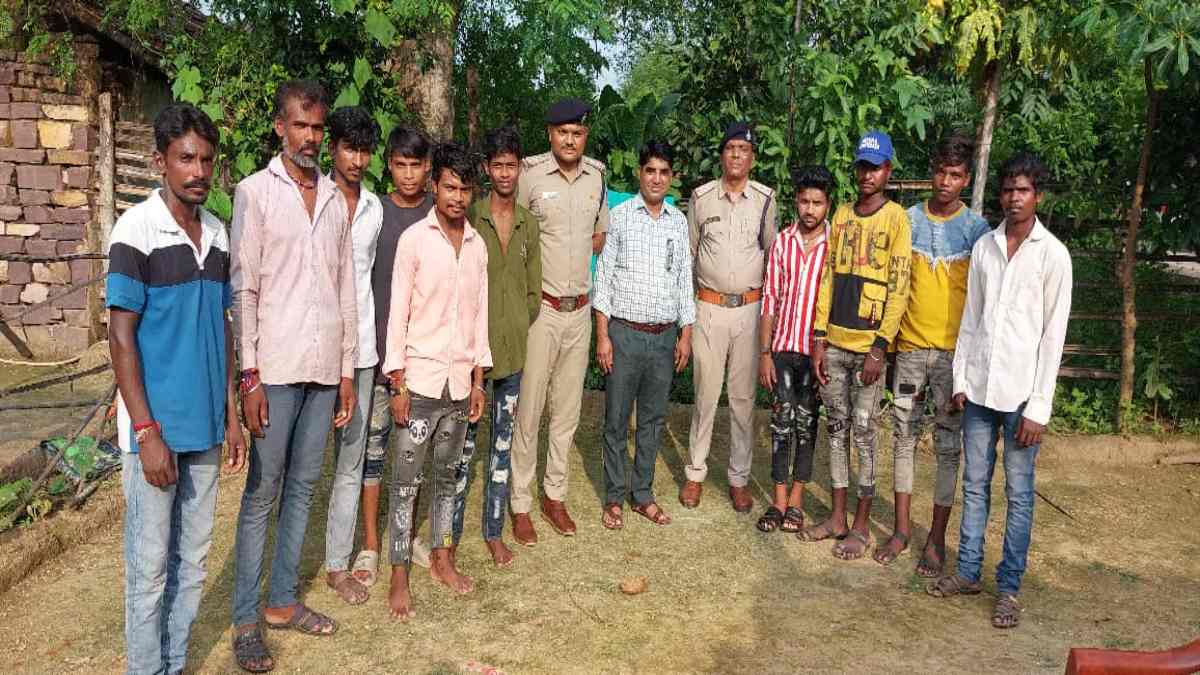 Lalluram.com की पहल से सही सलामत घर पहुंचे बंधक मजदूर, पुलिस-प्रशासन का जताया आभार, गुजरात में थे बंधक