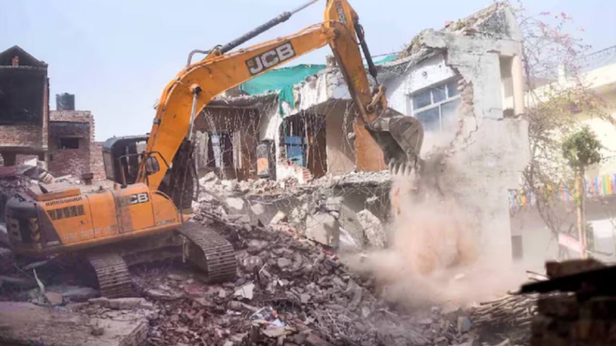एमपी में बुलडोजर कार्रवाई पर सियासतः कांग्रेस बोली- समुदाय विशेष से सरकार कर रही भेदभाव, बीजेपी का पलटवार- कांग्रेस अपराधियों के साथ