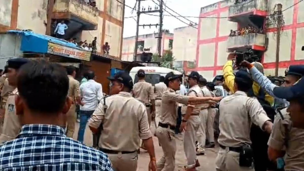 राजधानी में दुष्कर्म और हत्या के बाद सख्ती: मल्टी में रहने वालों का आपराधिक रिकॉर्ड खंगालेगी पुलिस, हाउसिंग फॉर ऑल में किराएदार मिला तो मालिक पर होगी FIR