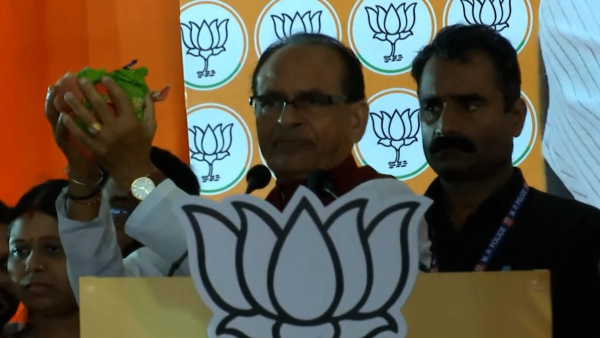 ‘JMM मतलब जुर्म, मर्डर और माफिया’ केंद्रीय मंत्री शिवराज का बड़ा बयान, कहा- झारखंड में माटी, बेटी, रोटी सुरक्षित नहीं है, नहीं चलेगा लव और लैंड जिहाद