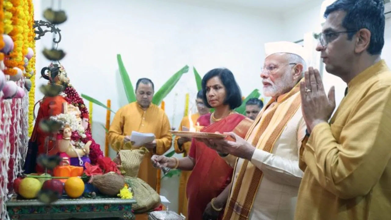 शिवसेना का तंज : जस्टिस चंद्रचूड़ को रिटायरमेंट के बाद कहां ले जाएंगे PM मोदी