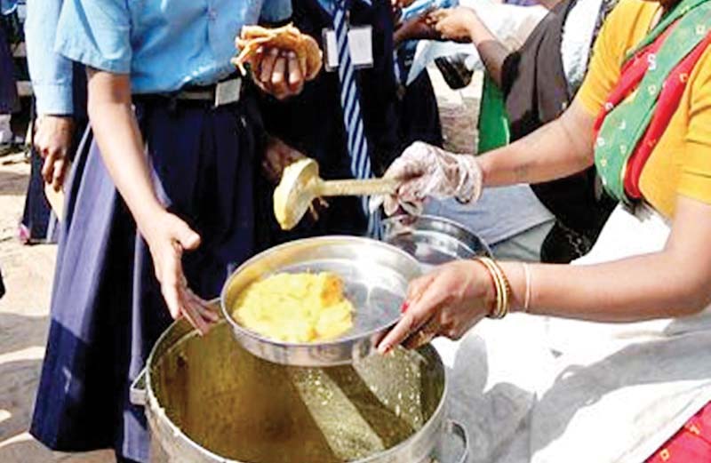 मिड डे मील : स्कूल प्रमुखों को चेतावनी, बिना मुख्यालय से आदेश लिए ना करें यह काम
