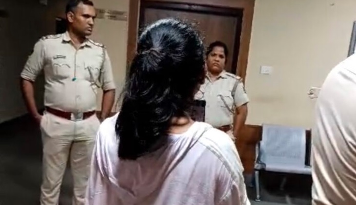 Odisha News: सेना के मेजर और उनकी मंगेतर से मारपीट मामला, 4 सस्पेंड… कोर्ट से मिली पॉलीग्राफ टेस्ट की अनुमति
