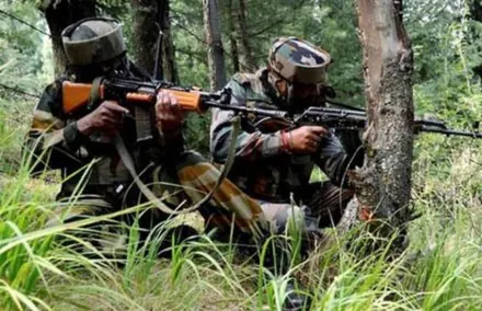 जम्मू-कश्मीर में 72 घंटे के भीतर छठा एनकाउंटर: कठुआ में मुठभेड़ जारी