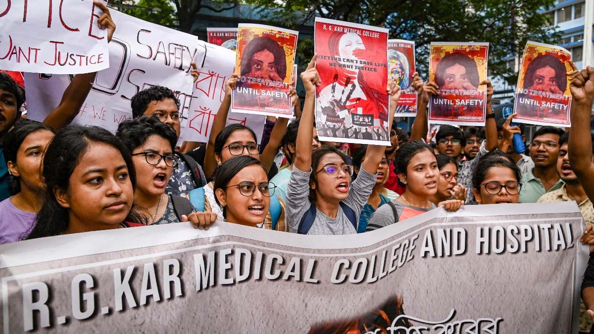 Kolkata Doctor Rape Murder: कोलकाता कांड में ममता सरकार पर डॉक्टर की मां का आरोप कहा- किसी ने मदद नहीं की…