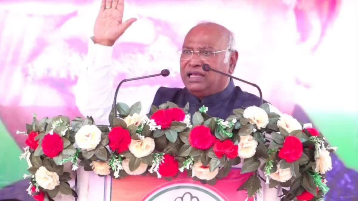 कांग्रेस अध्यक्ष खरगे का BJP और अमित शाह पर निशाना कहा – झूठा प्रचार करने में गृहमंत्री सबसे आगे