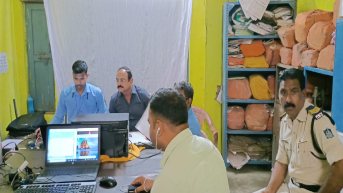 लोकायुक्त की बड़ी कार्रवाई: महिला बाल विकास विभाग का बाबू रिश्वत लेते गिरफ्तार, इस काम के बदले मांगी थी घूस 