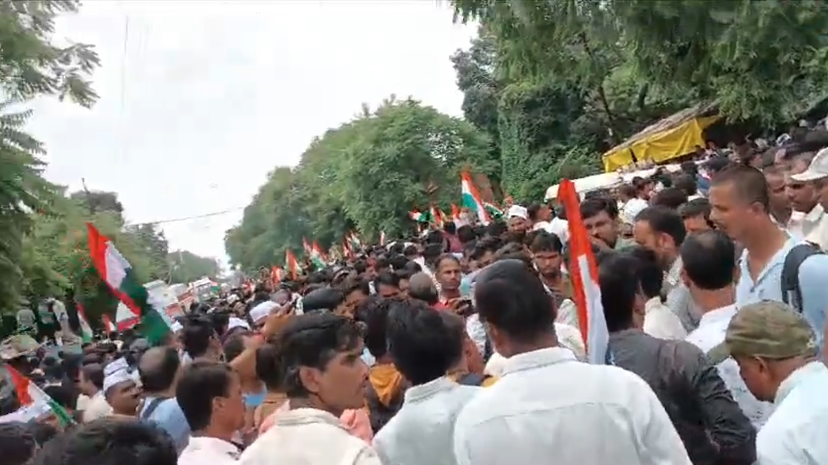 राजधानी में अतिथि शिक्षकों का उमड़ा हुजूम: तिरंगा लेकर CM हाउस का घेराव करने निकले, पुलिस ने किया गिरफ्तार