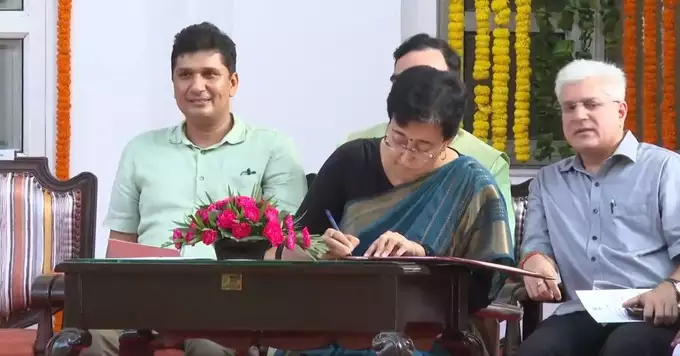 Delhi CM Oath ceremony Live: आतिशी बनी दिल्ली की नई मुख्यमंत्री