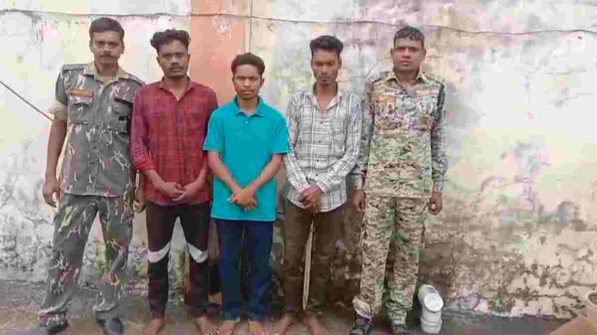 छत्तीसगढ़ में फर्जी नक्सली गिरफ्तार : पुनर्वास नीति योजना का लाभ लेने युवक ने रची साजिश, दो साथियों के साथ सरेंडर करने पहुंचा थाना, फिर…