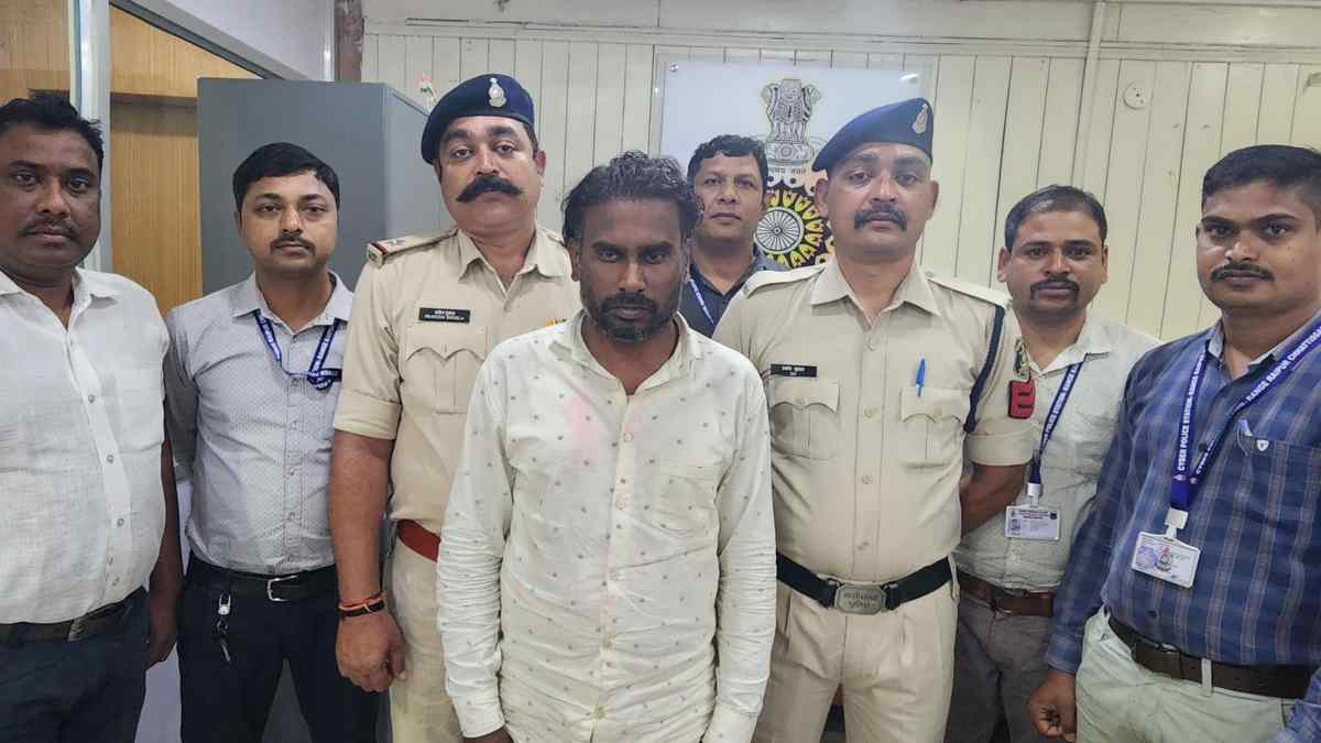 मुख्यमंत्री के नाम से फर्जी फेसबुक आईडी बनाने वाला अंतर्राज्यीय आरोपी गिरफ्तार, पुलिस ने राजस्थान से  दबोचा