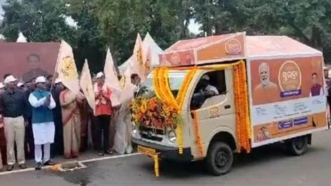 मुख्यमंत्री माझी ने सुभद्रा सचेतन रथ को दिखाई हरी झंडी
