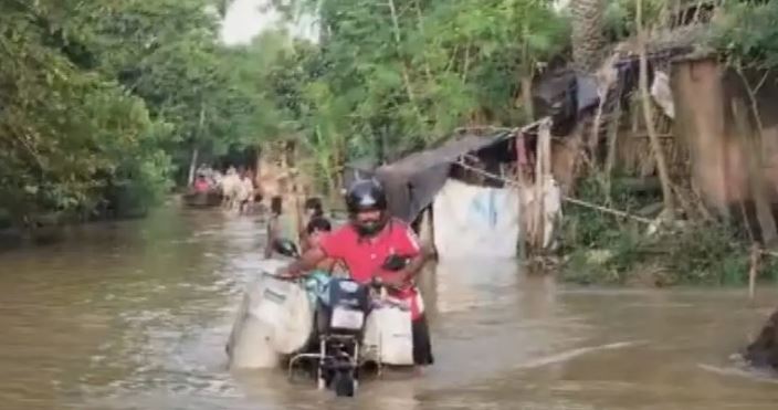 ओडिशा : बालासोर में बाढ़ की स्थिति बिगड़ने से 324 गांव जलमग्न, सुवर्णरेखा खतरे के निशान पर