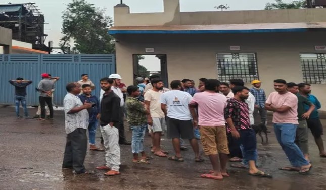 ओडिशा : झारसुगुड़ा में फैक्ट्री के कर्मचारियों पर मेटल प्लेट गिरी, 5 घायल