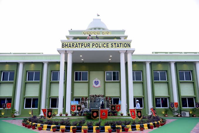 भरतपुर थाने में सेना अधिकारी और मंगेतर पर हमला : ओडिशा सीबी ने पांच पुलिसकर्मियों के खिलाफ किया आपराधिक मामला दर्ज