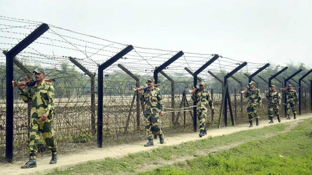 पाकिस्तानी महिला से दिल लगाना पड़ा महंगा…. कश्मीरी युवक को जाना था पाकिस्तान, पहुंच गया जेल, पढ़े कश्मीर टू जेल पहुंचने की ‘1675 किलोमीटर प्यार वाली दास्तान’- Online Dating LOVE STORY