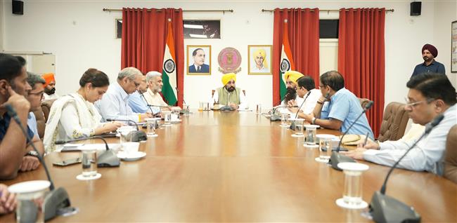 पंजाब : अस्पताल से आने के बाद मुख्यमंत्री मान की पहली बैठक, खरीद व्यवस्था को लेकर दिए दिशा-निर्देश