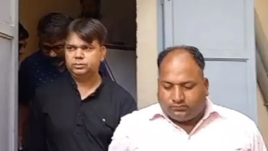 Rajasthan News: रोज सुबह फिजियोथेरेपिस्ट सेंटर में डॉक्टर करता था गंदा काम… जांच हुई तो मचा हड़कंप