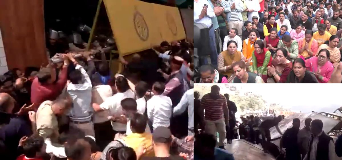 Shimla Masjid Controversy: शिमला में मस्जिद पर हिंदू संगठनों का बड़ा प्रदर्शन, बैरिकेडिंग तोड़ी, सड़क पर बैठकर हनुमान चालीसा का किया पाठ, मस्जिद की तरफ बढ़ रहे प्रदर्शनकारियों पर लाठीचार्ज