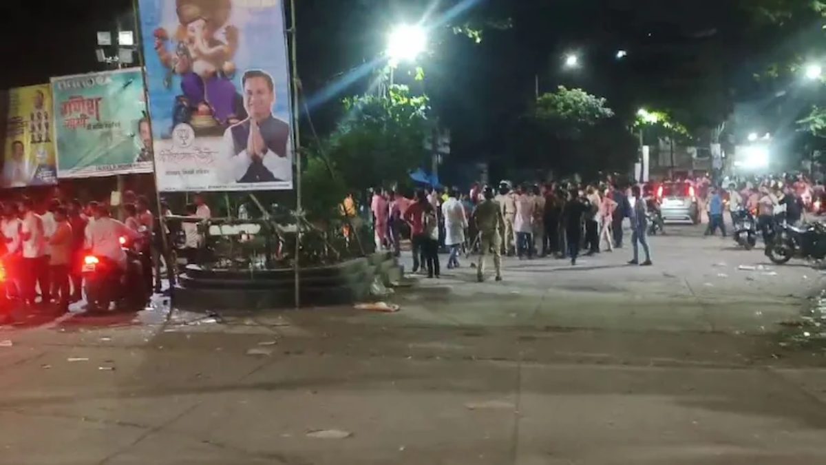 Stone pelting On Ganesh procession: गुजरात, कर्नाटक, एमपी, राजस्थान के बाद महाराष्ट्र के भिवंडी में गणेश विसर्जन जुलूस पर पत्थरबाजी, पुलिस ने कई लोगों को किया गिरफ्तार