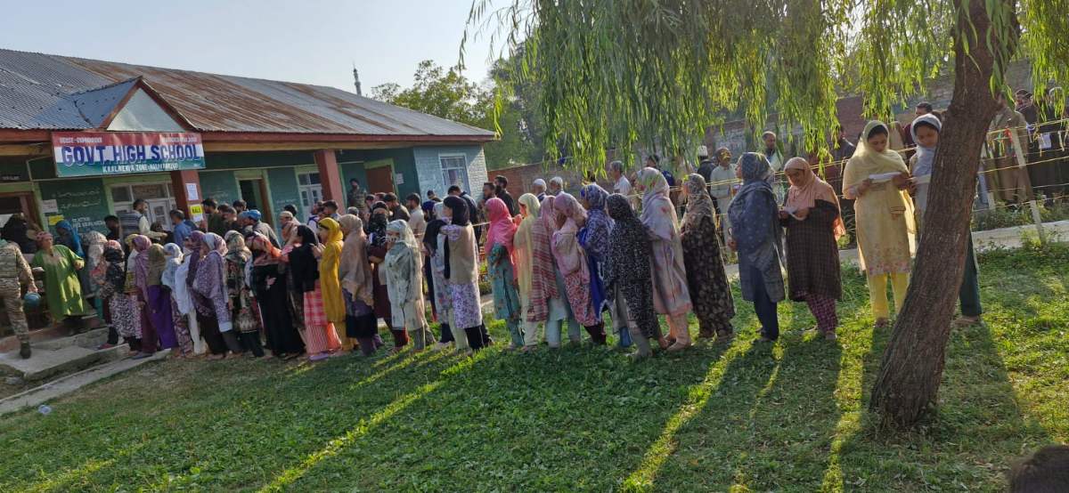 Jammu and Kashmir Phase 2 Voting: जम्मू-कश्मीर की 26 सीटों पर सुबह 9 बजे तक 10% वोटिंग, सबसे ज्यादा पूंछ में 14.41% मतदान
