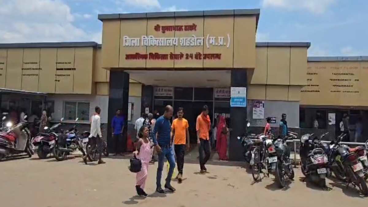डरी सहमी महिला स्वास्थ्य कर्मियों ने सिविल सर्जन पर लगाए गंभीर आरोप, पुलिस से लगाई सुरक्षा की गुहार, जानें क्या है मामला